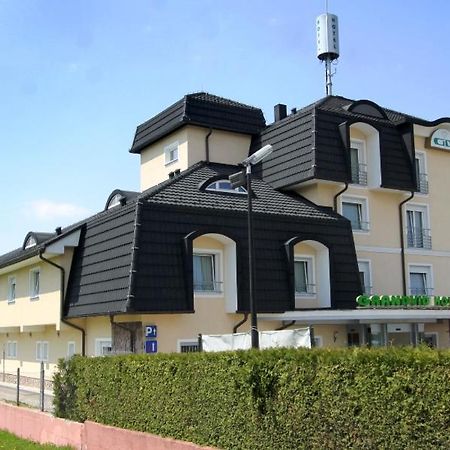 Grandvid Hotel Škofljica Buitenkant foto