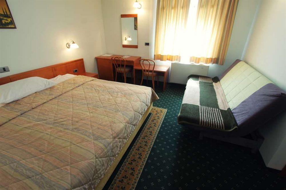Grandvid Hotel Škofljica Buitenkant foto
