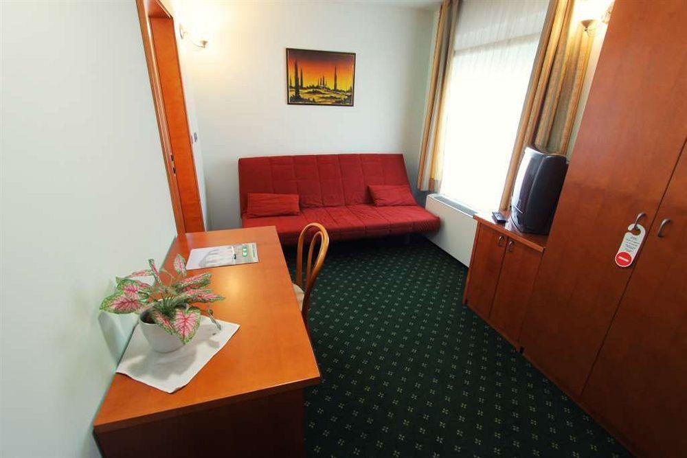 Grandvid Hotel Škofljica Buitenkant foto