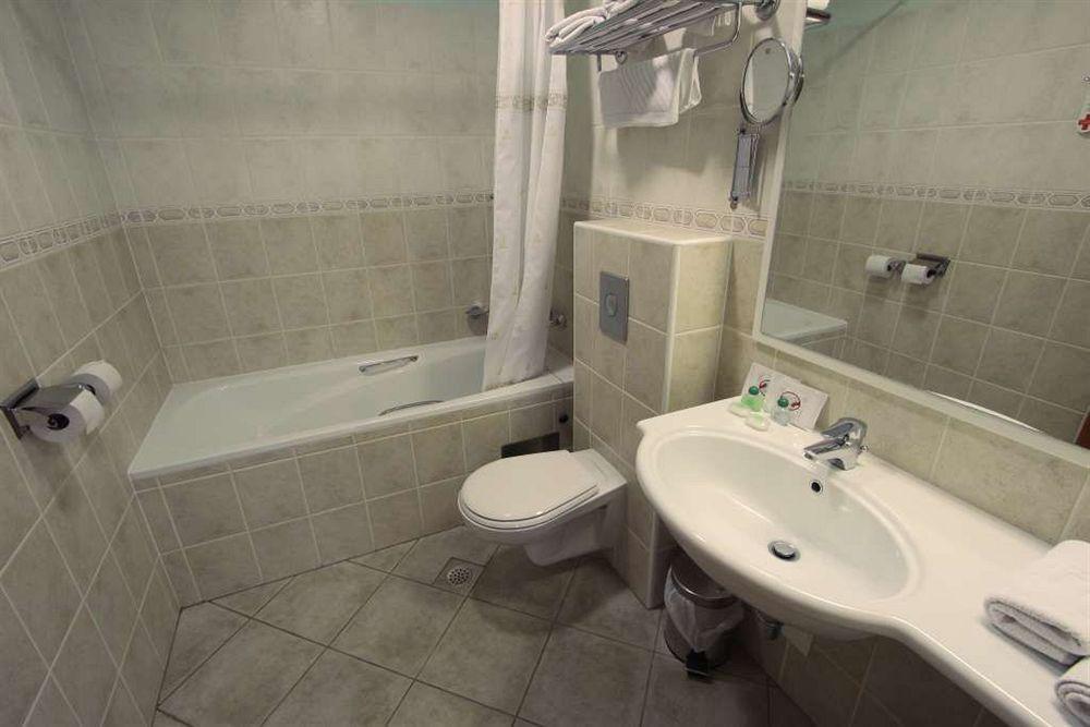 Grandvid Hotel Škofljica Buitenkant foto
