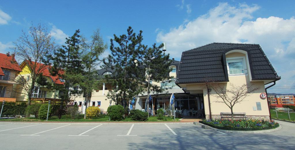Grandvid Hotel Škofljica Buitenkant foto