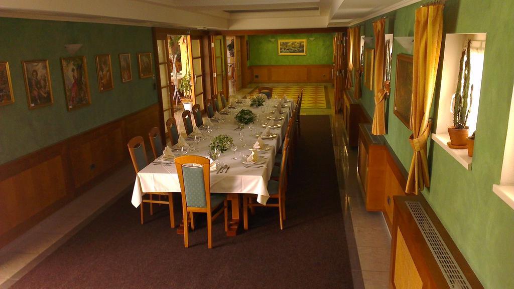 Grandvid Hotel Škofljica Buitenkant foto