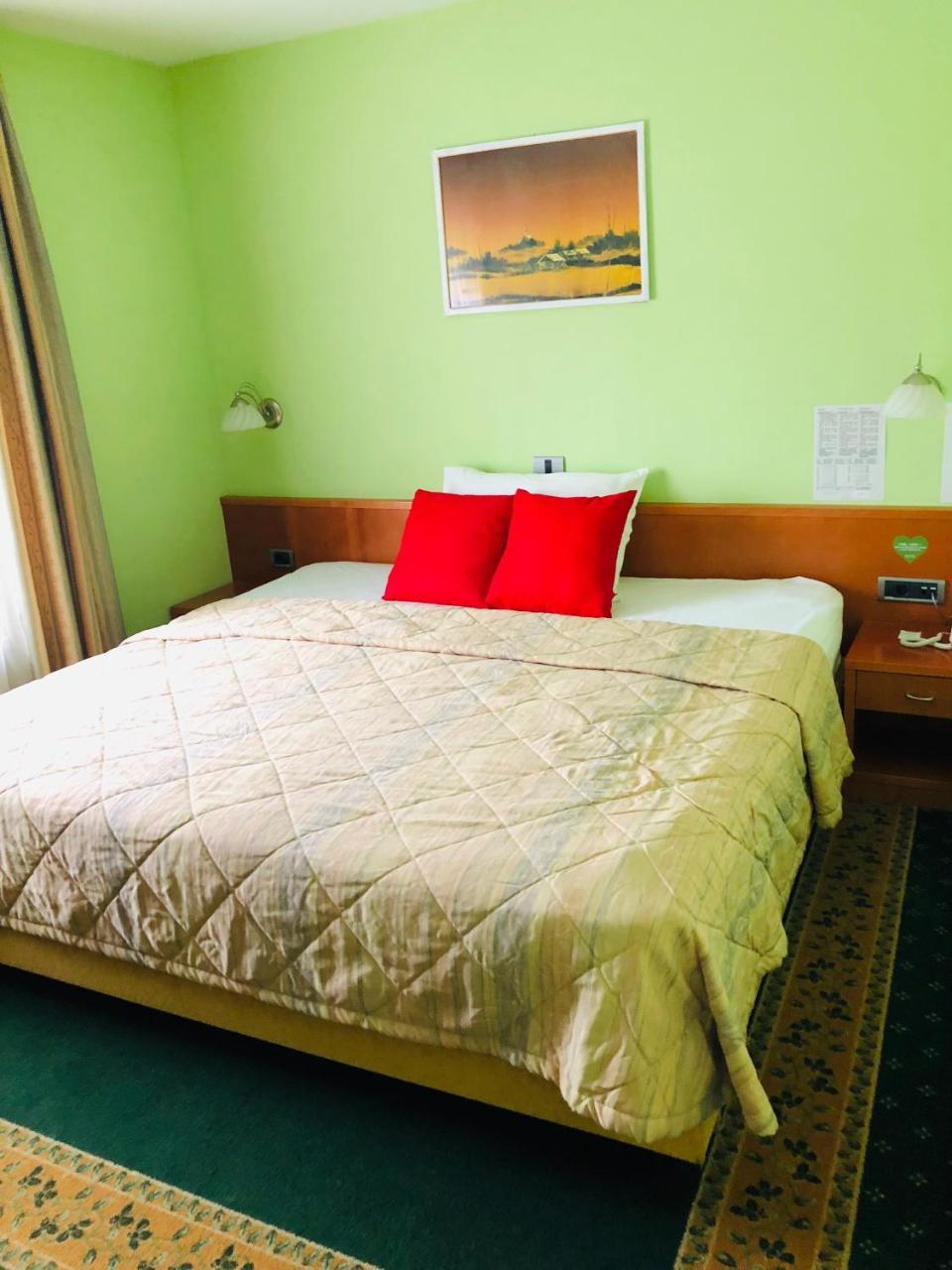 Grandvid Hotel Škofljica Buitenkant foto
