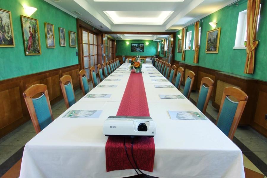 Grandvid Hotel Škofljica Buitenkant foto