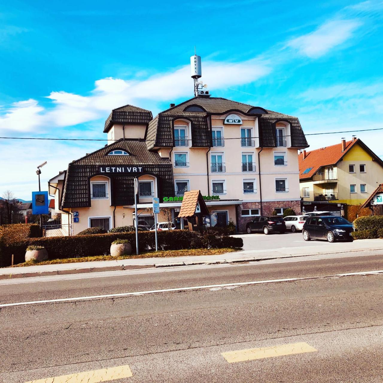 Grandvid Hotel Škofljica Buitenkant foto
