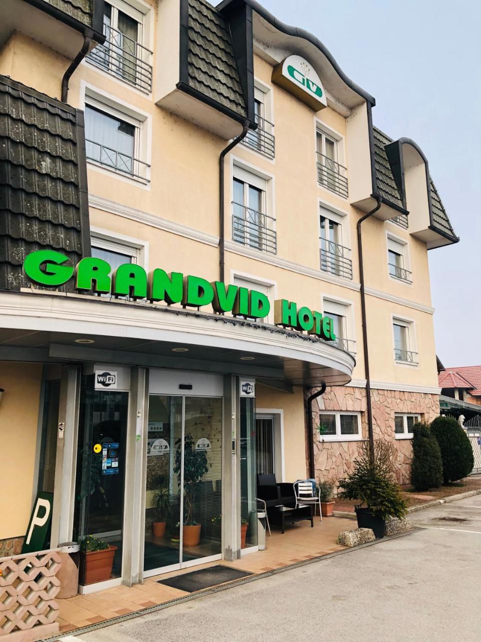 Grandvid Hotel Škofljica Buitenkant foto