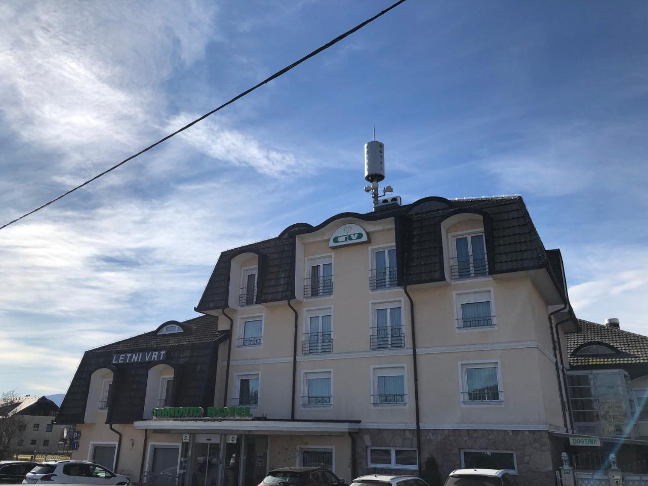 Grandvid Hotel Škofljica Buitenkant foto